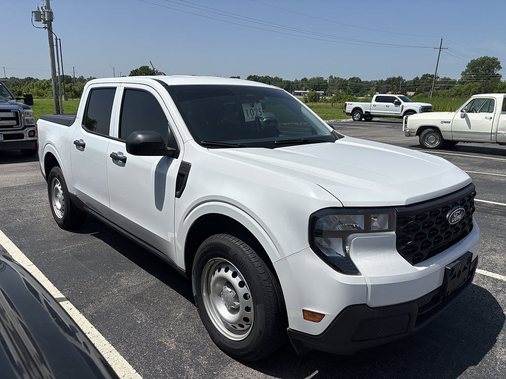 2025 Ford Maverick XL in Oxford White — front three-quarter view